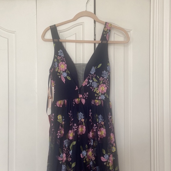 Amazing navy blue embroidered dress-never worn with tags - Picture 4 of 5